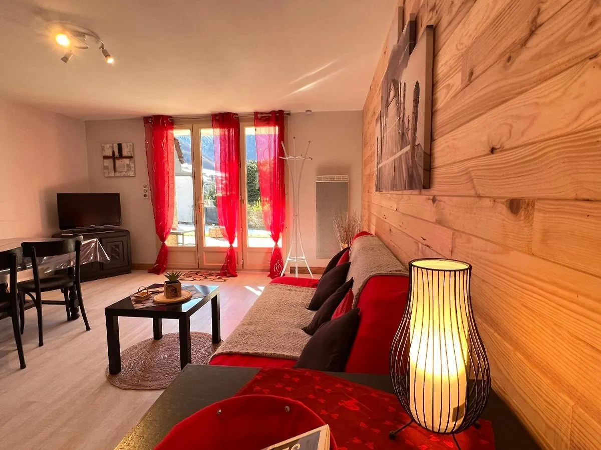 T2 Ensoleille. Terrasse Et Vaste Jardin Commun Apartment Cauterets