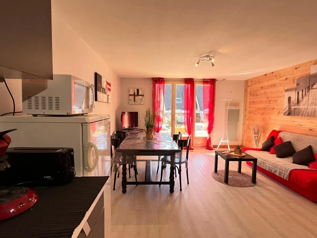 T2 Ensoleille. Terrasse Et Vaste Jardin Commun Apartment Cauterets